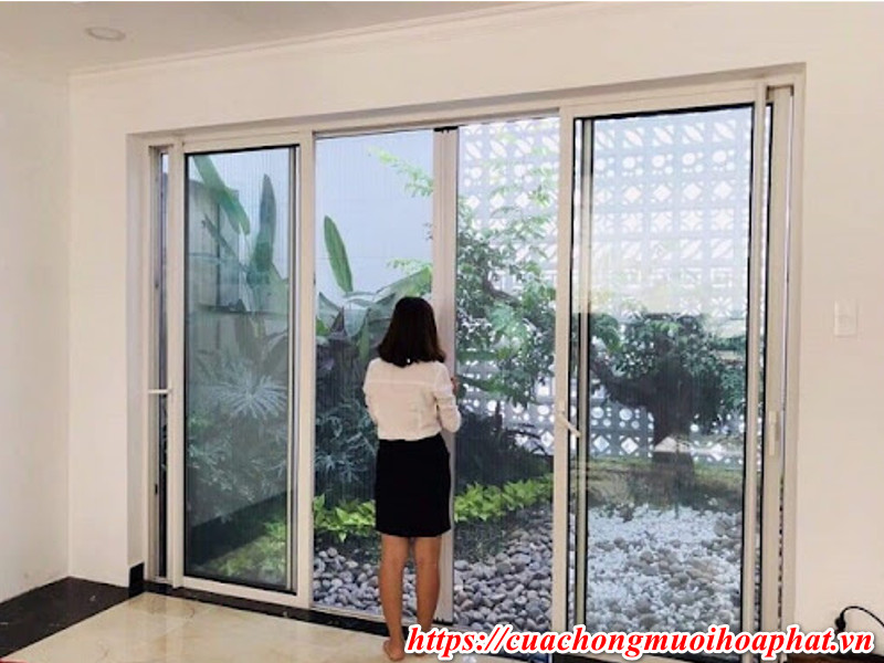 Chọn mua loại cửa lưới có kích thước, mẫu mã phù hợp mang đến hiệu quả chống côn trùng tốt